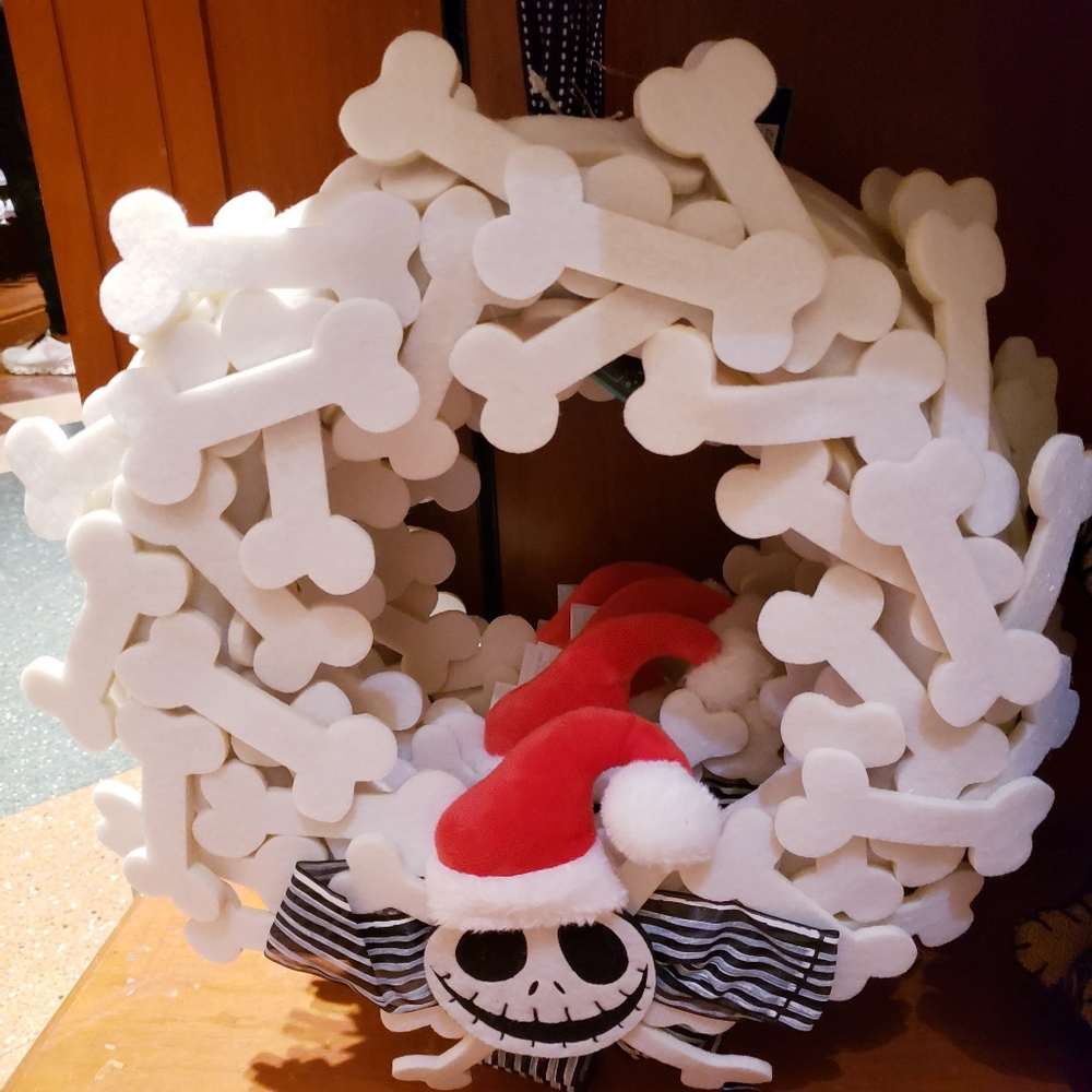 DisneyParks The Nightmare Before Christmas Wreath NWT